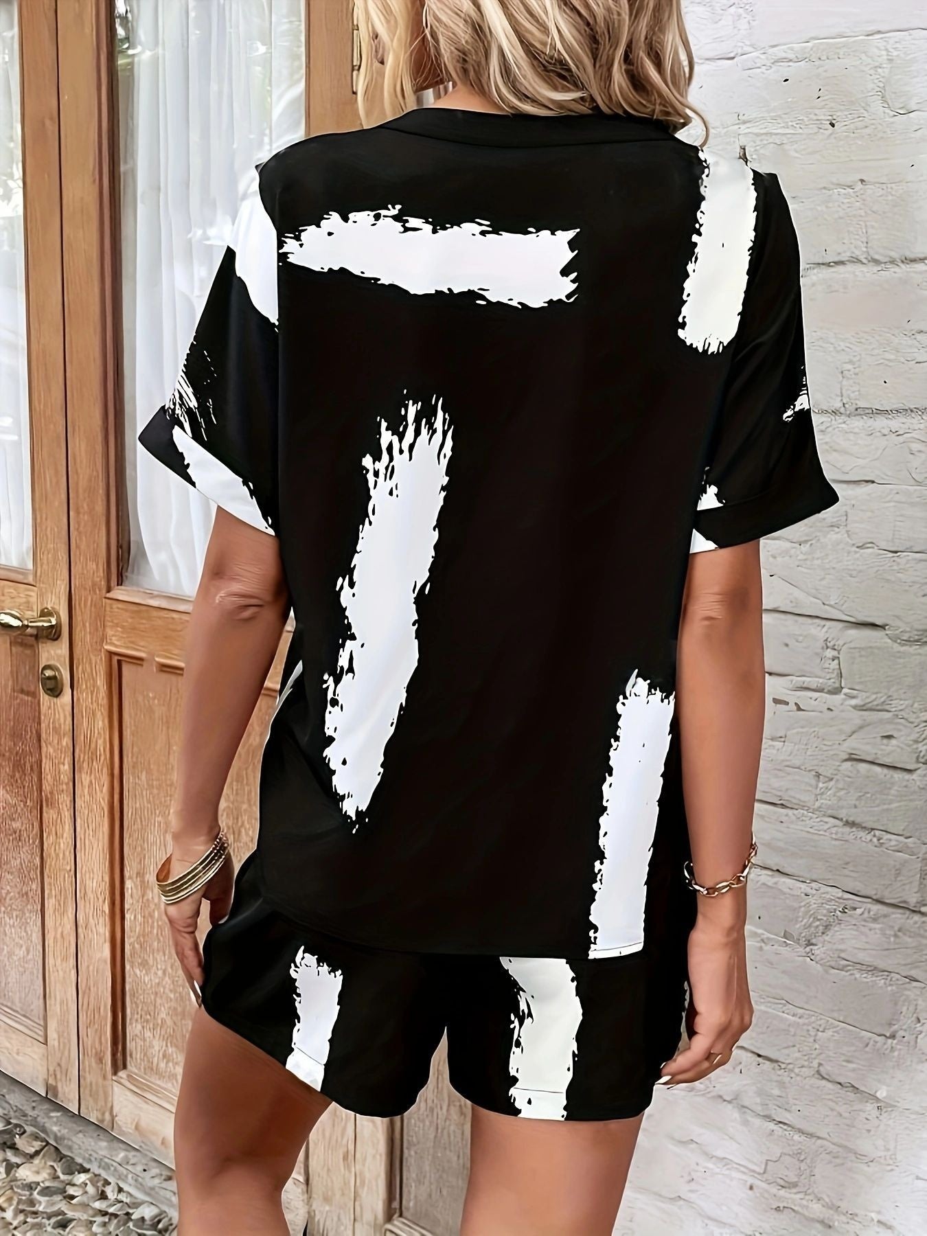 Brush Pattern Batwing Sleeve Top und Shorts Set Perfekt für den Sommer