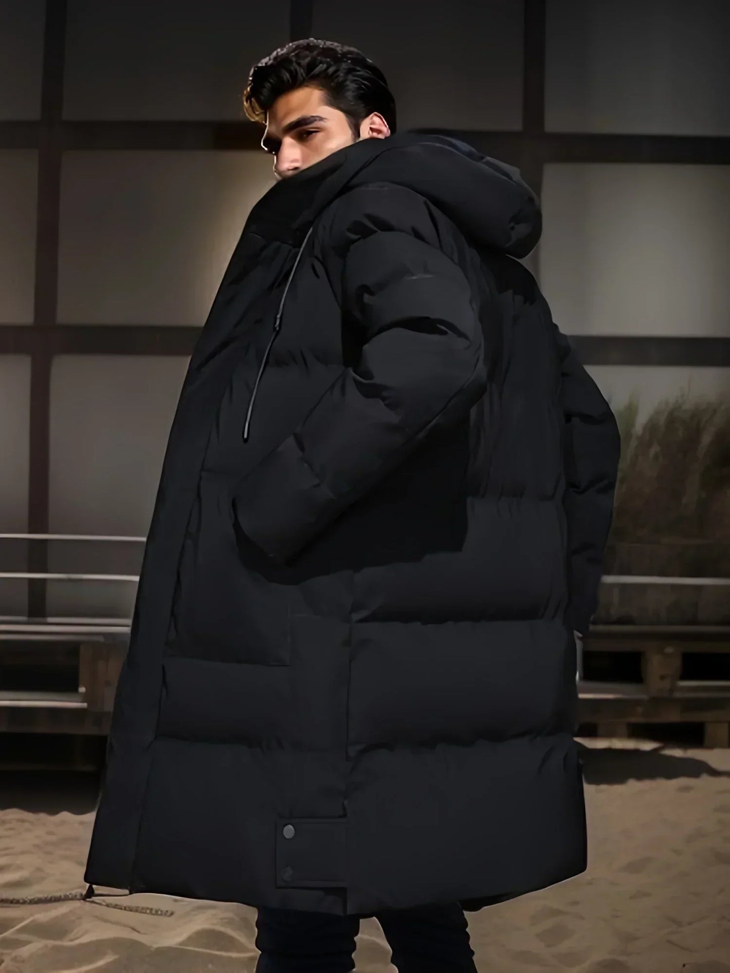Herren-Wintermantel mit Wattierung, wetterfester Oberfläche und vollflächigem Design