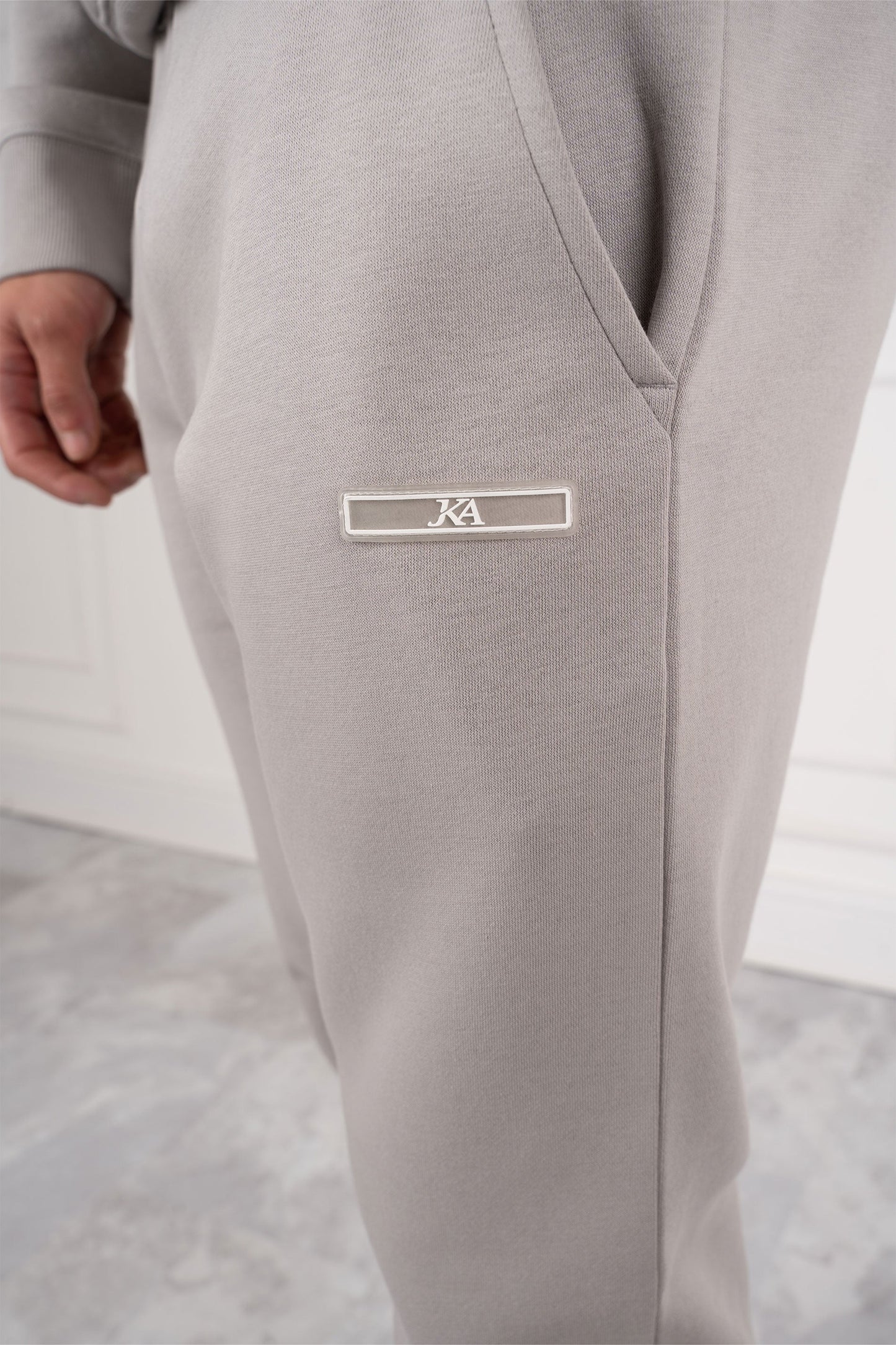 Trainingsanzug Slim Fit mit Kapuze & Reißverschluss | Ideal für den Winter
