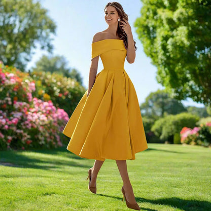 Trägerloses Satin Midi-Kleid mit Fließendem Schnitt | Perfekt für den Sommer