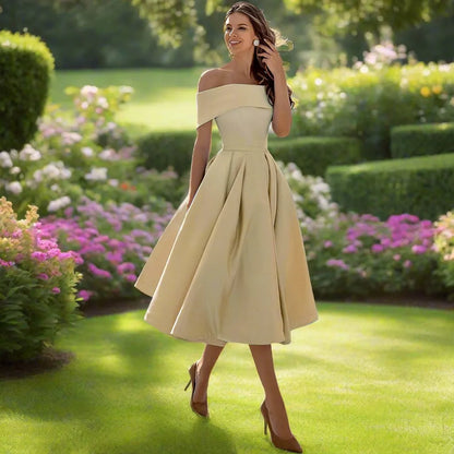 Trägerloses Satin Midi-Kleid mit Fließendem Schnitt | Perfekt für den Sommer