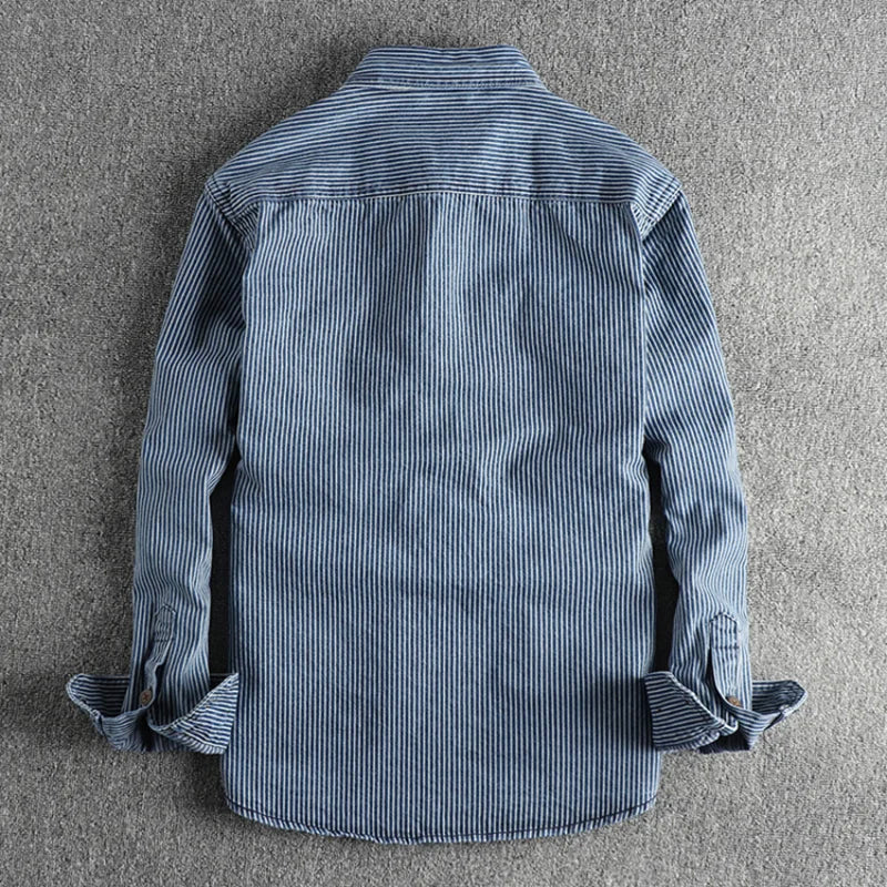 Klassisches Sommer-Vintage Indigo Denim-Hemd für Männer | Perfekt für die warme Jahreszeit