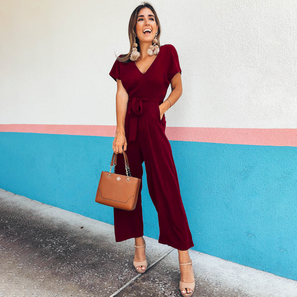 Jumpsuit mit V-Ausschnitt, Seitentaschen und lockerer Passform | Perfekt für den Sommer