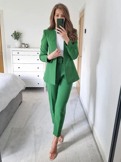 Kerinauia - Sommerlicher Business-Anzug für Damen - Leichter Blazer und Slim-Fit-Hose