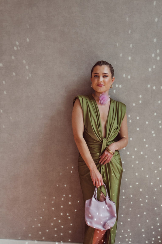 Perfektes Olivfarbenes Maxikleid